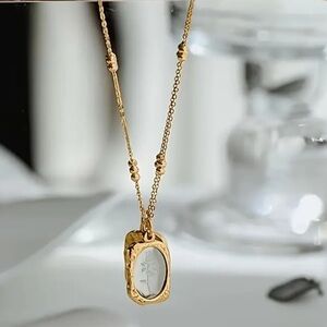 High-end Quality: Exquisitely Rose Mirror Titanium Steel Retro Pendant Necklace